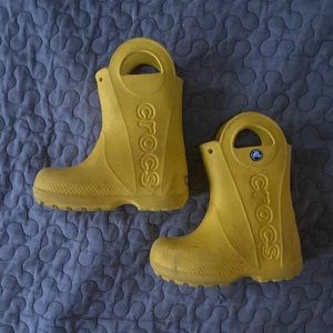 Crocs yellow rain boots size 7
